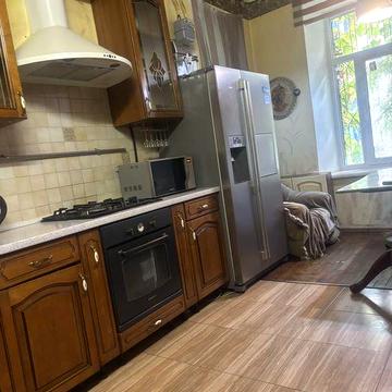 Студия + 4 спальни. Центр города. Агв.