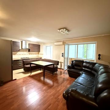 Дніпровська вул. (Леппіка), 4