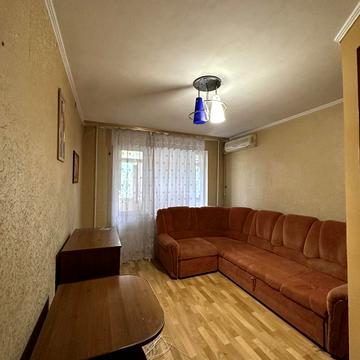 Небесної Сотні просп. (Маршала Жукова), 5