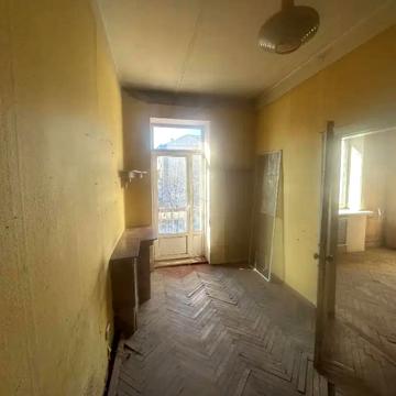 Незалежності вул. (Титова), 8