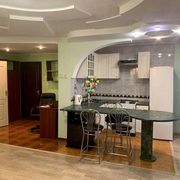 Андрія Аболмасова вул. (Панельна), 3