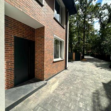 Готовий таунхаус поруч вул Університетська Ірпінь. Лише 80000$