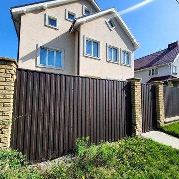 ВІтаю. Продам Будинок, будували для себе, є електрика, опалення.