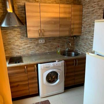 оренда  двохкімнатна двохрівнева студіо з паркувальним місцем