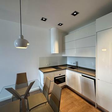 Андрія Верхогляда вул. (Михайла Драгомирова), 16