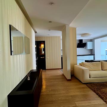 Добровольців вул. (Маршала Говорова), 8а