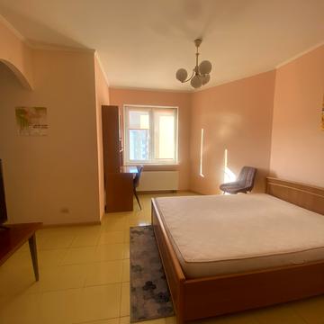 Милославська вул., 2-В