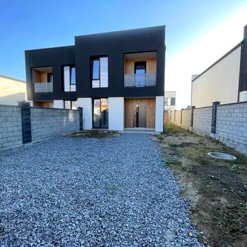 Котедж район Щасливе. З комплектацією , вулиця закритого типу