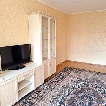 2кімнатна  квартира, середній поверх. a