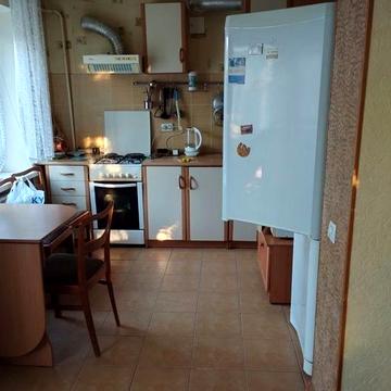 Квартира біля Дендропарку  за 32000 дол з автономкою.