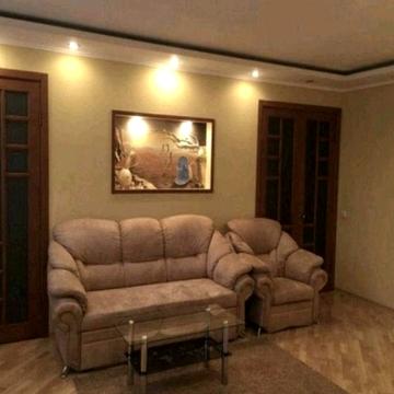 Миколи Міхновського бульв. (Дружби Народів), 8