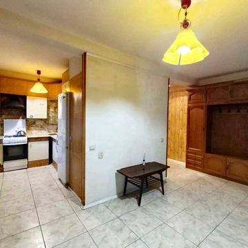 Оболонський просп. 10-А, затишна квартира, ст.м. Оболонь - 3 хвилини!