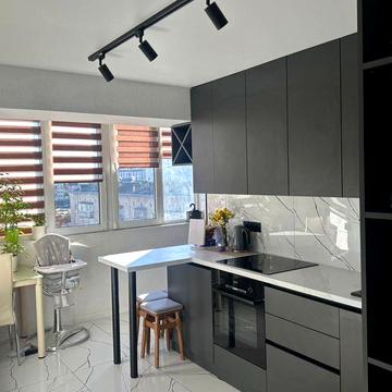 Олександра Довженка вул., 14