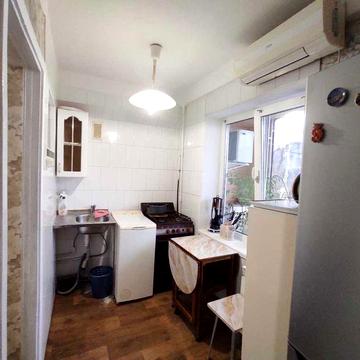 Межовий пров. 5-А, однокімн. в хорошому стані.