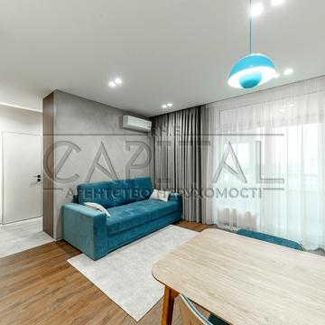 Салютна вул., 2к18