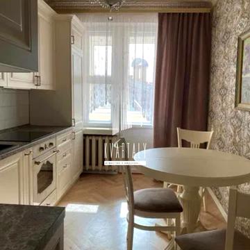 Лесі Українки бульв., 21