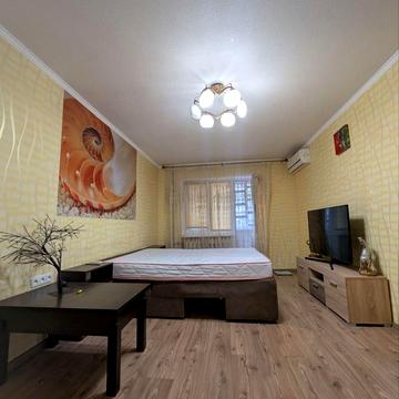 Богдана Хмельницького просп. (Героїв Сталінграда), 112