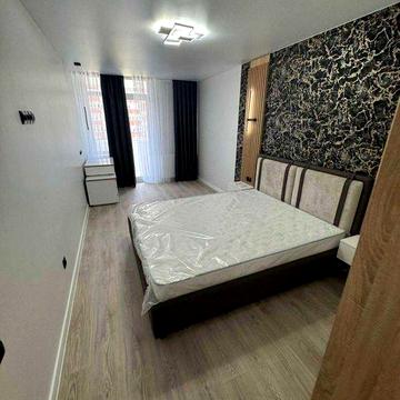 Продається 2 км квартира на проспекті Злуки, біля центру ЖК Злуки