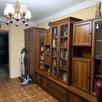 Здам 2-х кімнатну 1 поверх біля метро