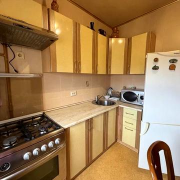 Прирічна вул., 17-Г