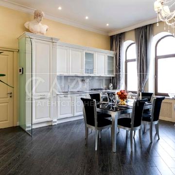 Шота Руставелі вул., 32