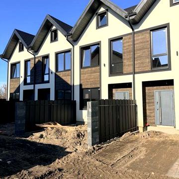 Продам Таунхаус. Автономне Газове Опалення. Передні Двори. Без %.