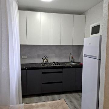 Володимира Антоновича вул. (Артема), 18