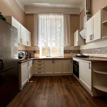 Оренда 2-х кімнатної квартири з гарним ремонтом по вул. Огієнка