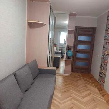 Прирічна вул., 5