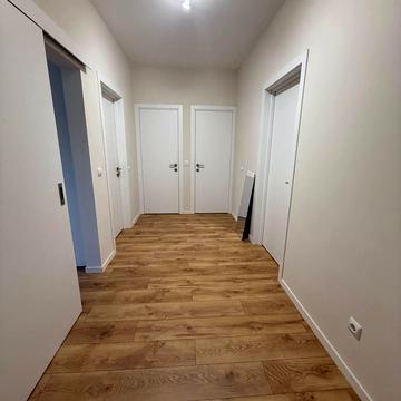 Минайська вул., 18