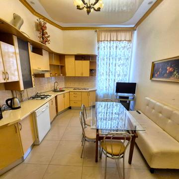 Дерибасівська вул., 31