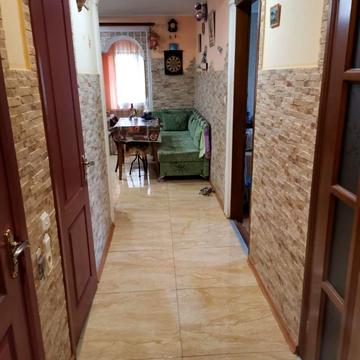 Академіка Корольова вул., 81/3