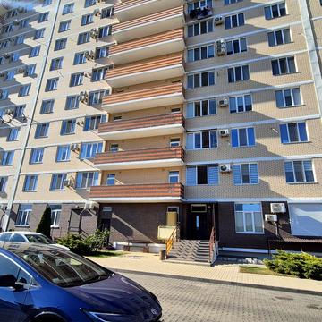 Захисників України вул. (1-го Травня), 40