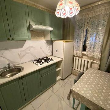 Продаж однокімнатноі в центрі.