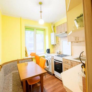 Бориса Грінченка вул., 8