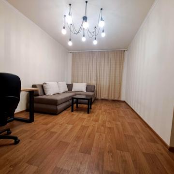 Академіка Павлова вул., 140а