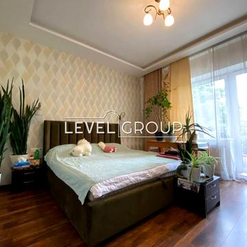 Академіка Єфремова вул. (Командарма Уборевича), 8-А