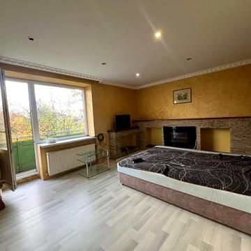 Українська вул., 68