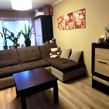 Продам двокімнатну квартиру, центр