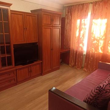 Зодчих вул., 18