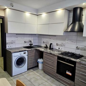 Донецьке шосе, 15