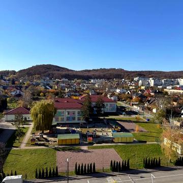 Василя Сухомлинського вул., 14