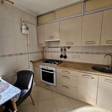 Миколи Амосова вул., 12