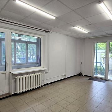 Академіка Корольова вул., 34