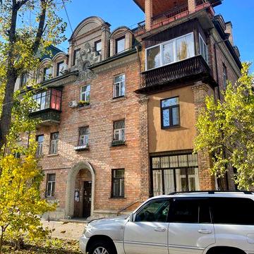 Продам 2 -х кімнатну  сталінку на Печерську