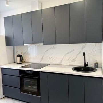 Молодіжна вул., 2