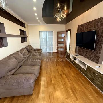 Салютна вул., 1-Б