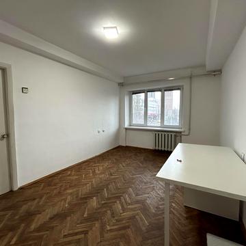 Велика Васильківська вул. (Червоноармійська), 136