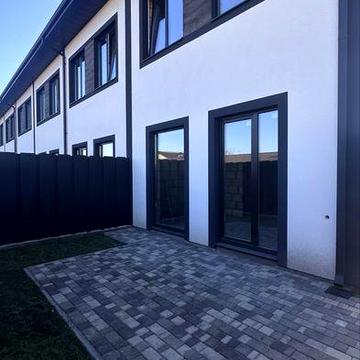 Таунхаус у закритому котеджному містечку