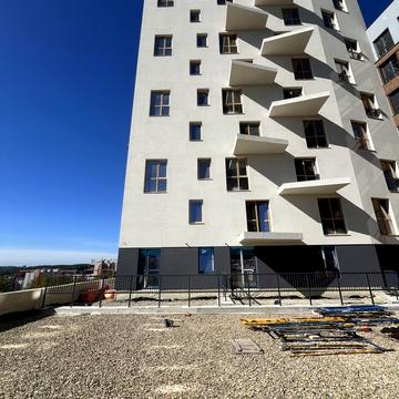 Джона Ленона вул., 1